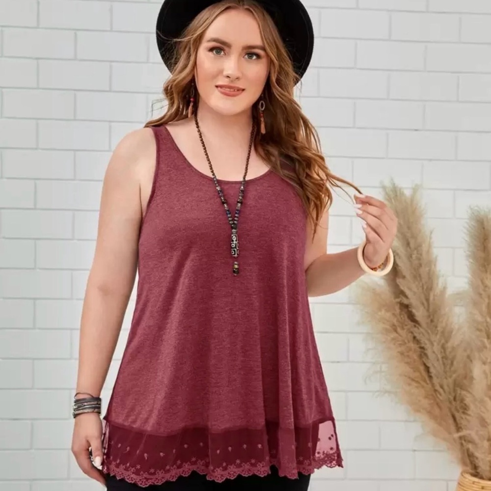 Women's Lace-Hem Scoop Neck Tank Top in Burgundy - Picture 4 of 6